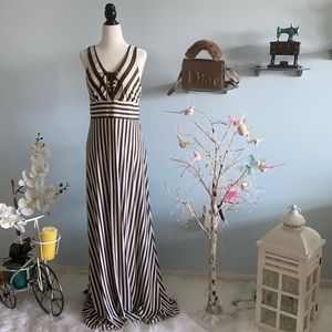 striped long dress , V-neck & back